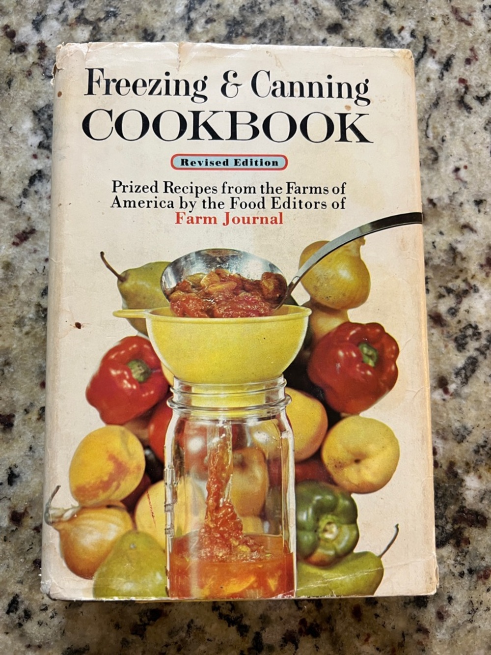 Freezing & Canning Cookbook - Classic Home Kitchen Recipe Book (Yellow)